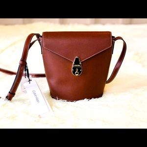 Calvin Klein Push Lock up bucket bag